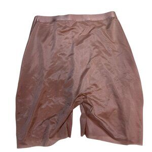 NWOT SKIMS Sculpting Mid-Thigh Low Back Shorts – Beige Size M